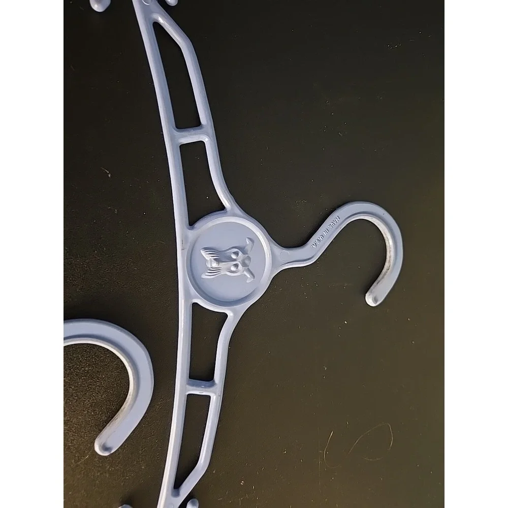 Vintage Baby Infant Clothes Hangers Hard Plastic Bear M Dog Turtle Set of 6‎